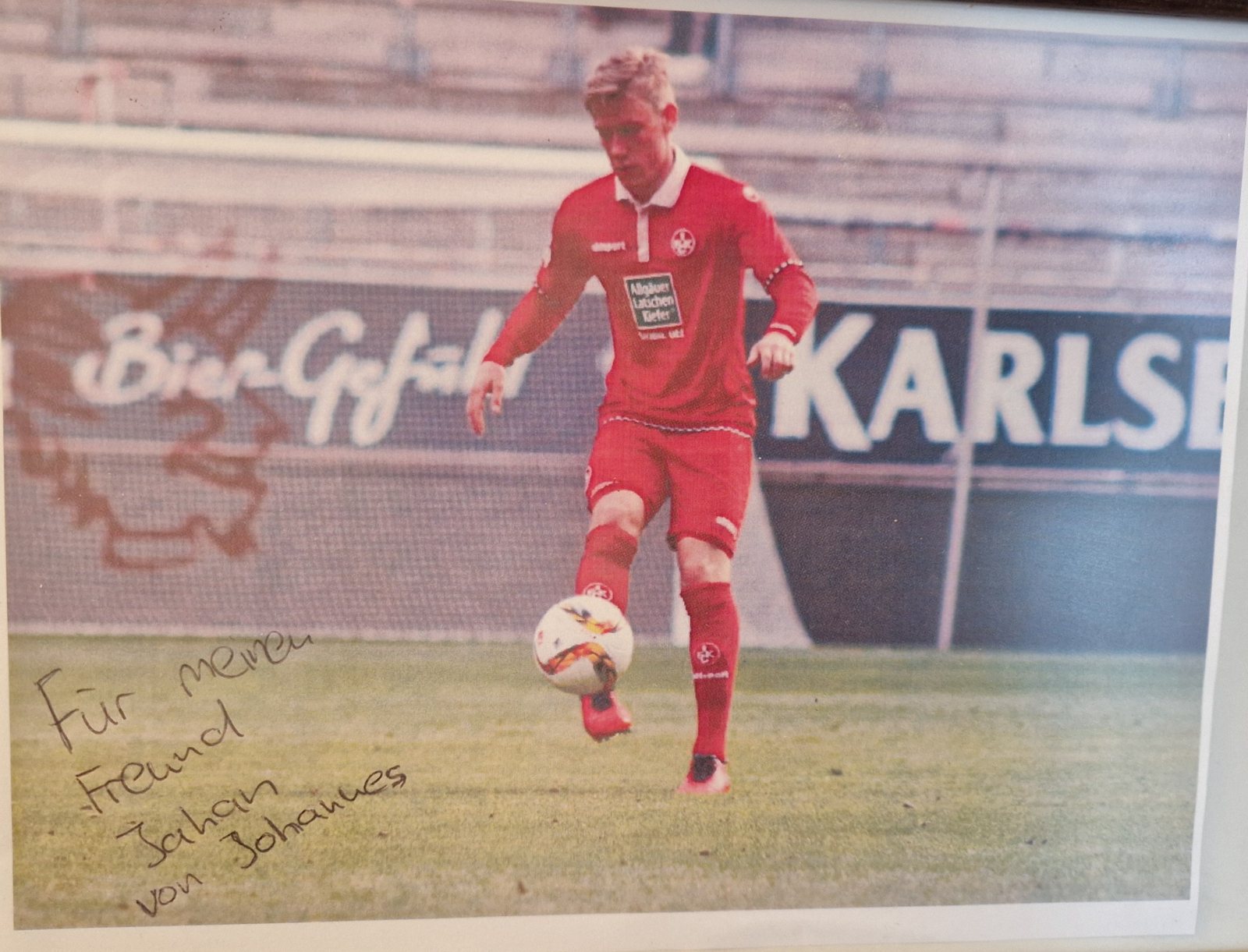 Signiertes Foto eines Spielers des 1. FC Kaiserslautern mit Widmung an Jahan